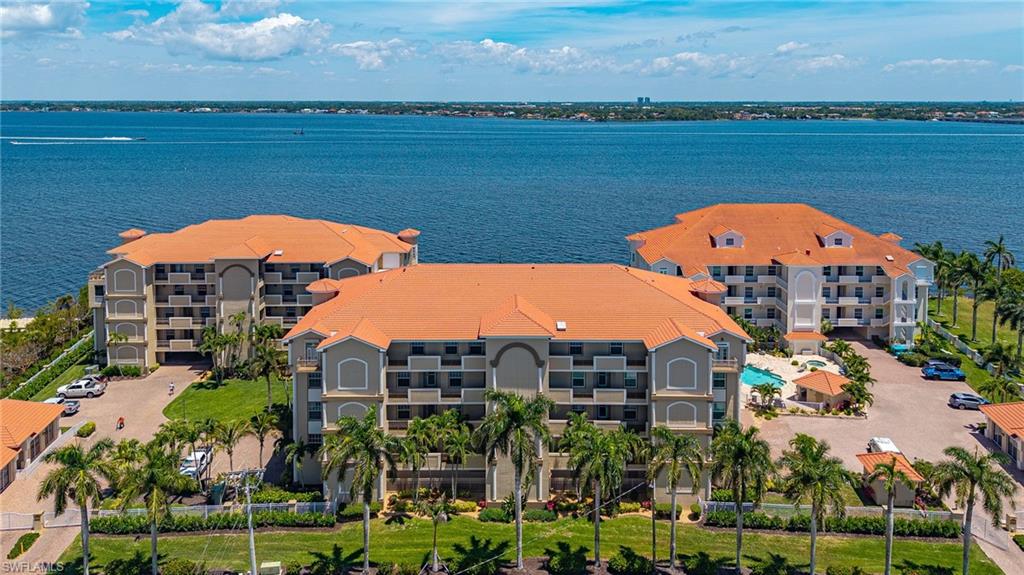 PARADISE POINTE II - Residential