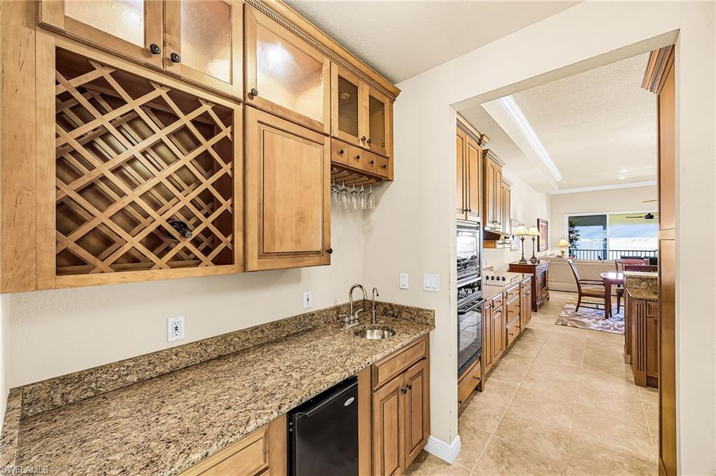 PARADISE POINTE II - Residential