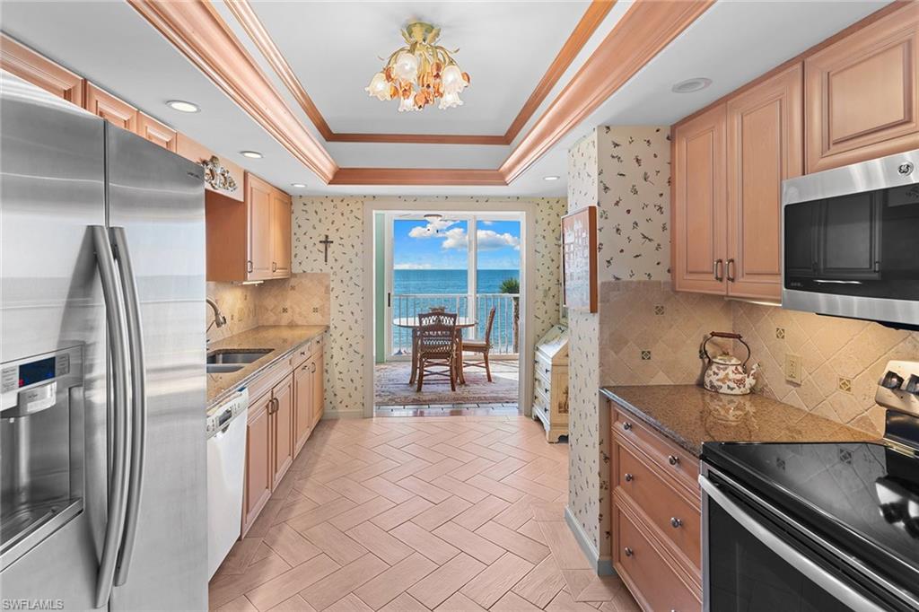 LAURENTIANS - Residential