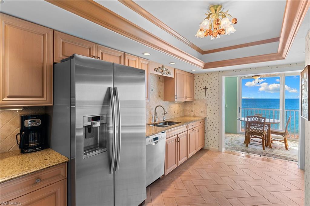 LAURENTIANS - Residential