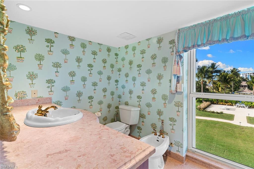 LAURENTIANS - Residential