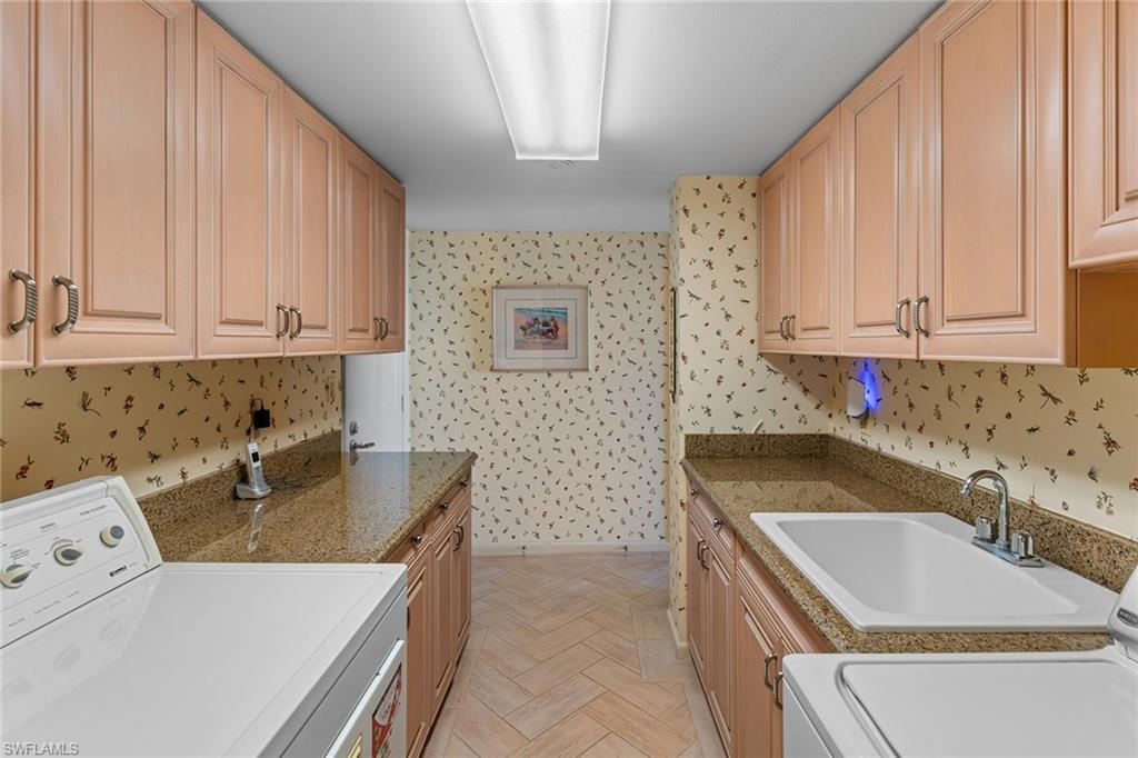 LAURENTIANS - Residential