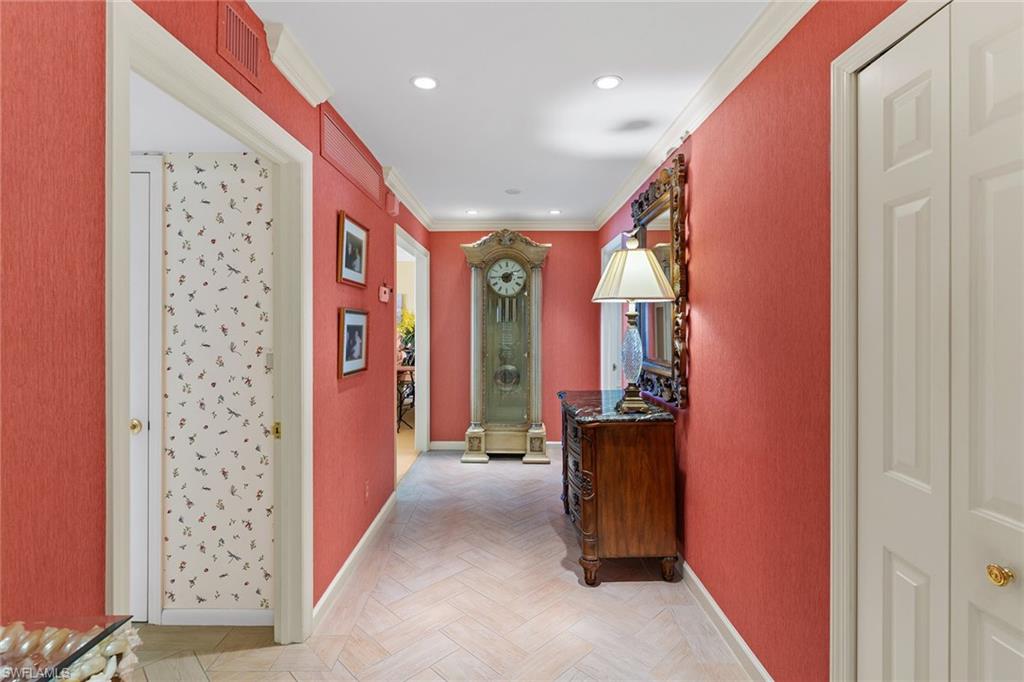 LAURENTIANS - Residential