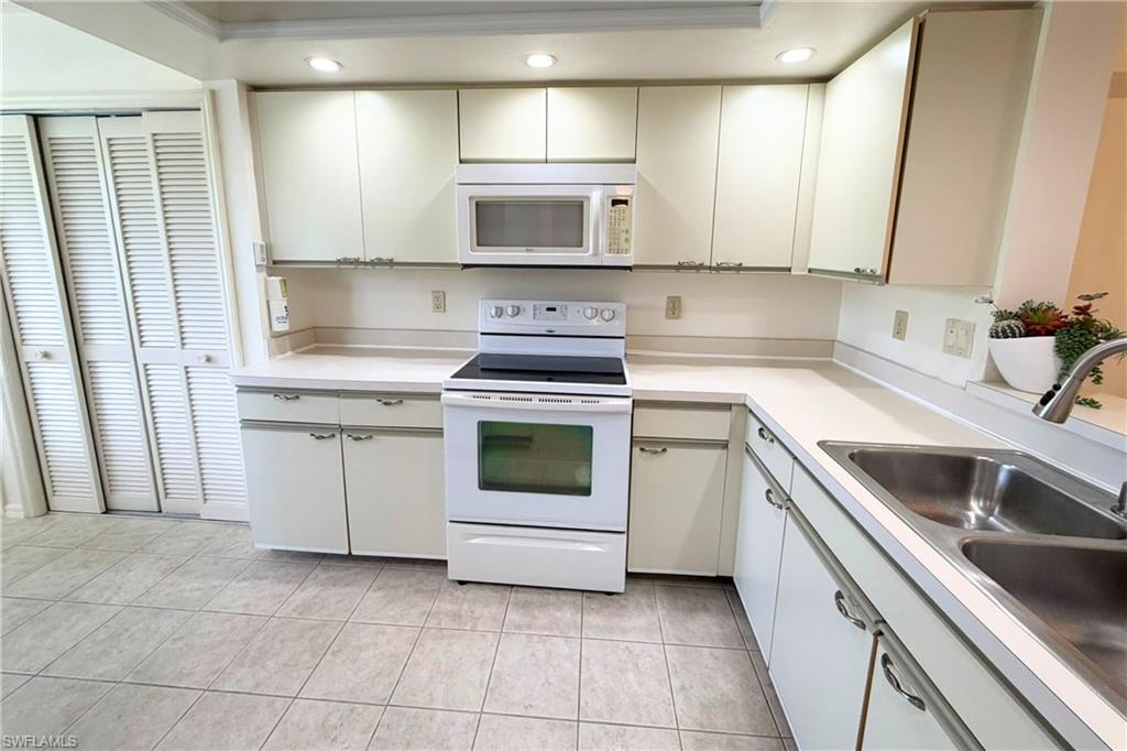 COUNTRY HAVEN - Residential Lease