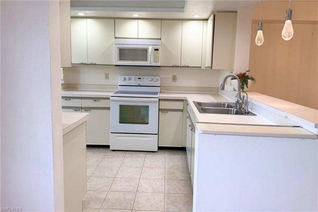 COUNTRY HAVEN - Residential Lease