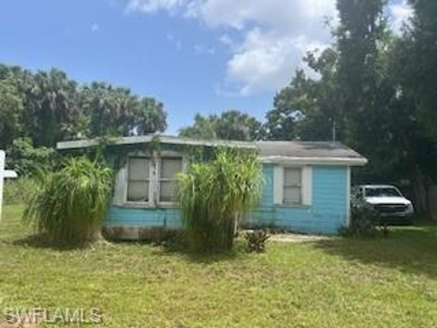 Whether you are an Investor looking for a fix and flip or a rental, or looking for a primary home that you can put your personal touches on, this 2 Bedroom, 1 Bath Ranch Home is a great investment opportunity with a lot of potential!
Situated on a double (1/4 acre) lot, needs work but is priced below market to sell. 
Owner purchased, but did not install kitchen cabinets which are in the property.
Home did not flood or sustain damage from Ian but property is not habitable, it's a shell.
NO HOA fees, not in a 55+ community.
Cash ONLY!
