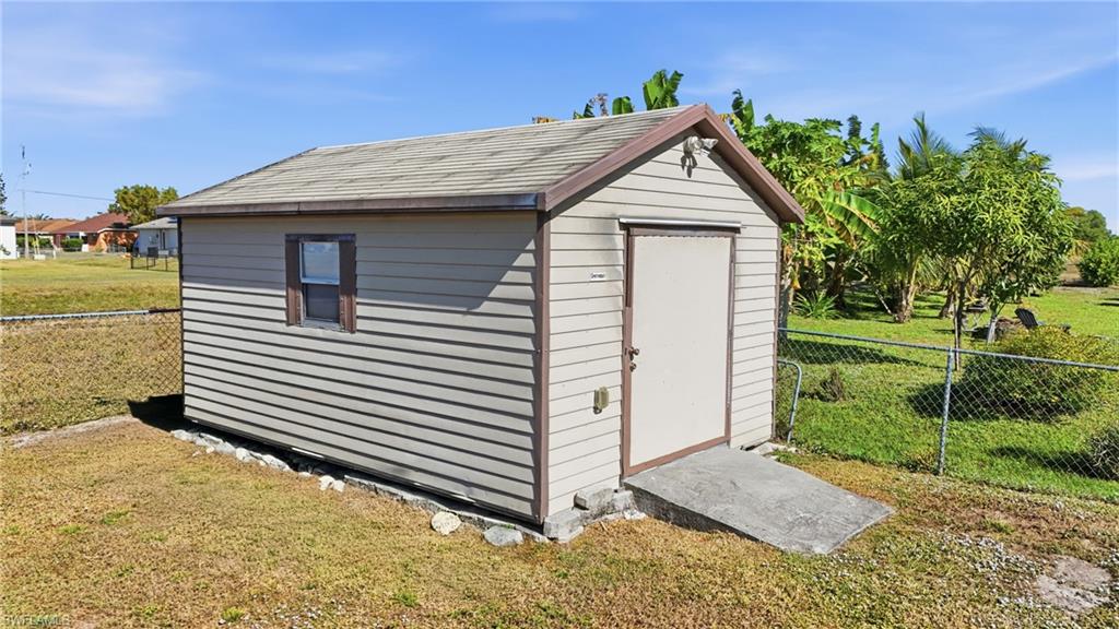 MIRROR LAKES - Residential