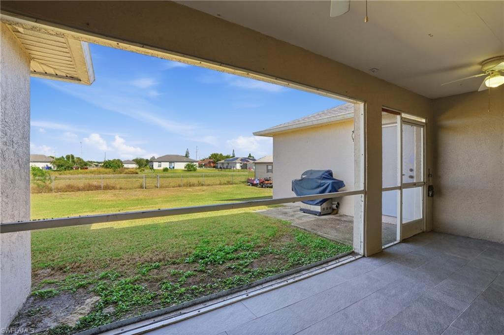 MIRROR LAKES - Residential