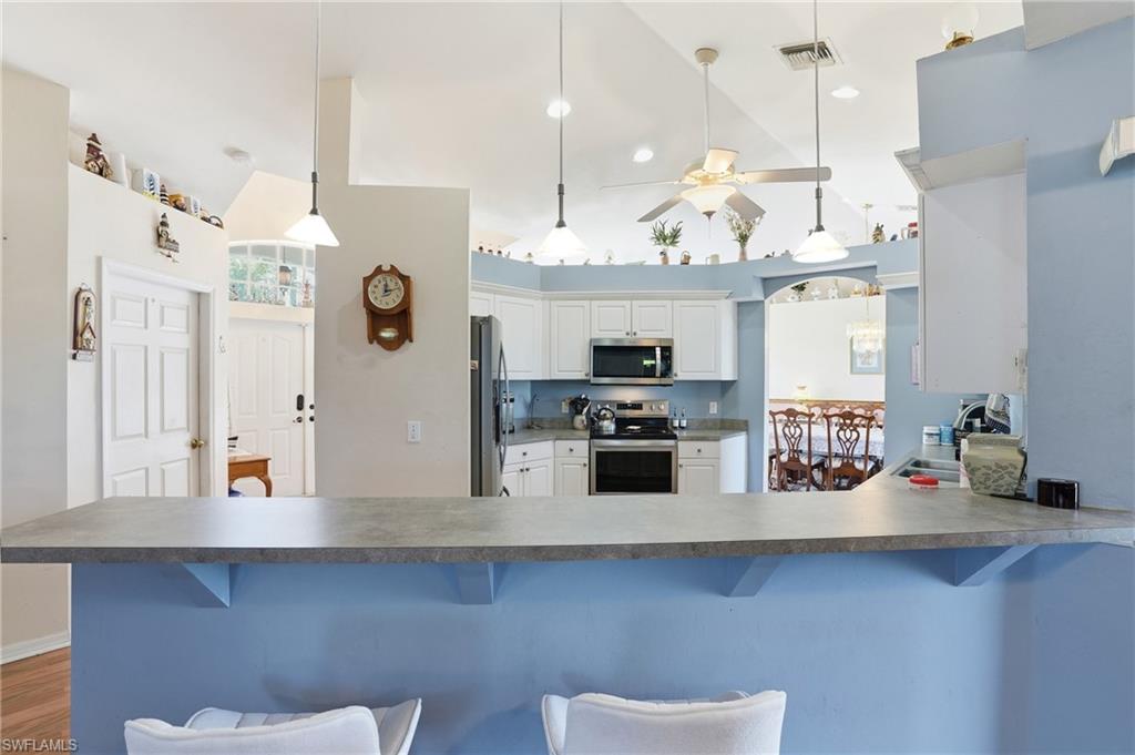 MIRROR LAKES - Residential