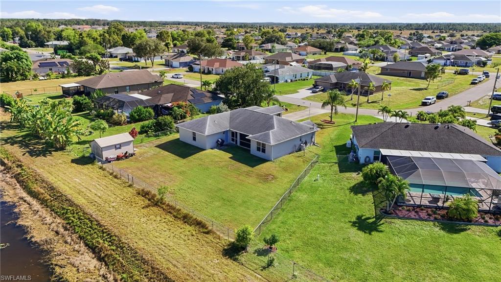 MIRROR LAKES - Residential