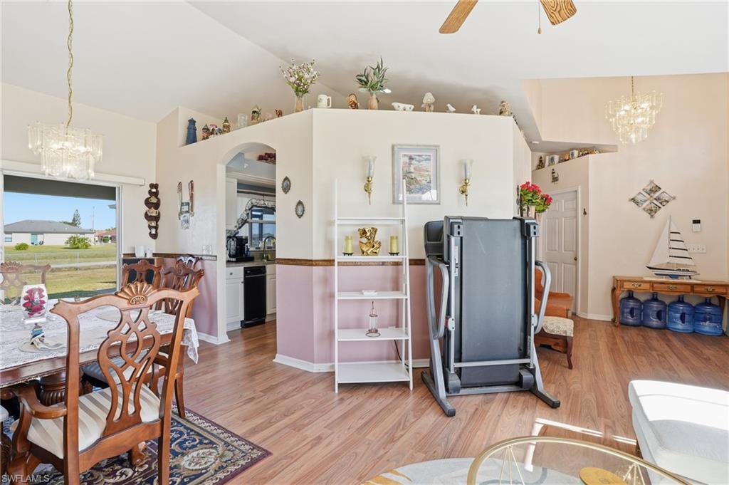 MIRROR LAKES - Residential