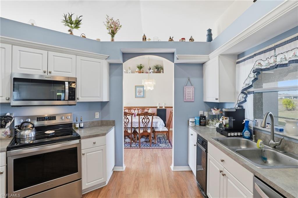 MIRROR LAKES - Residential