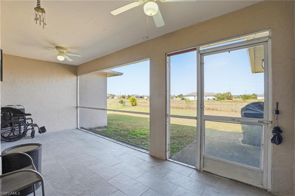 MIRROR LAKES - Residential