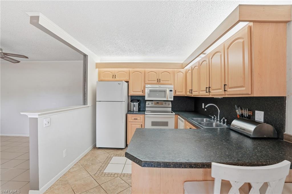 PARKWOODS TOWNHOUSE COMMUNITY - Residential