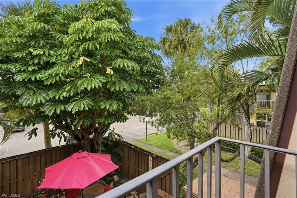 PARKWOODS TOWNHOUSE COMMUNITY - Residential