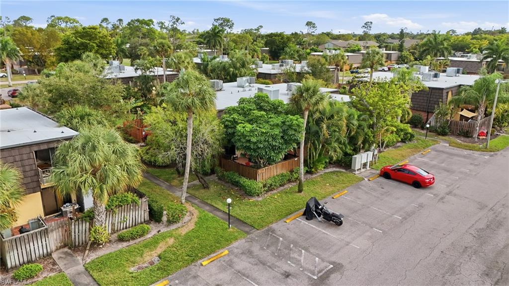 PARKWOODS TOWNHOUSE COMMUNITY - Residential