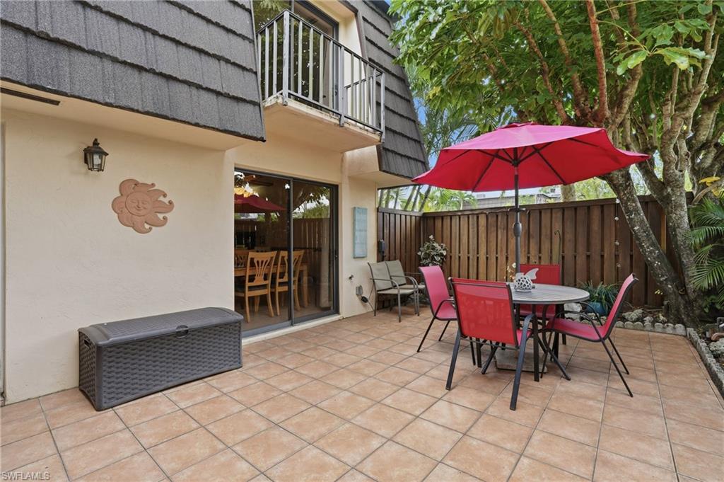 PARKWOODS TOWNHOUSE COMMUNITY - Residential