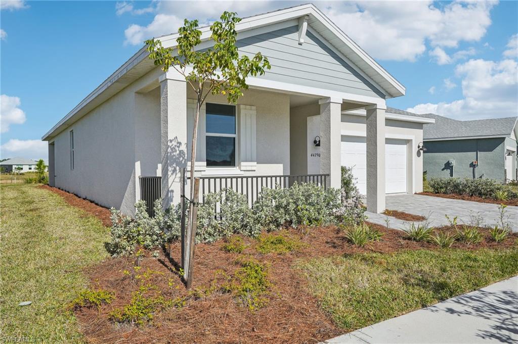 CRESCENT LAKES - Residential