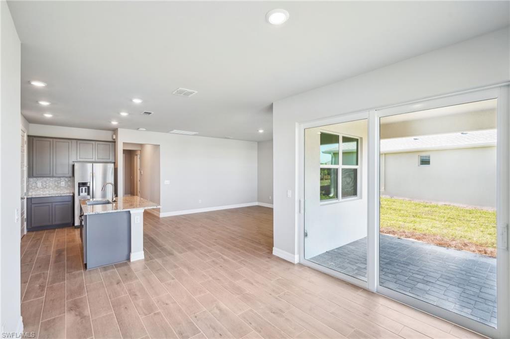 CRESCENT LAKES - Residential