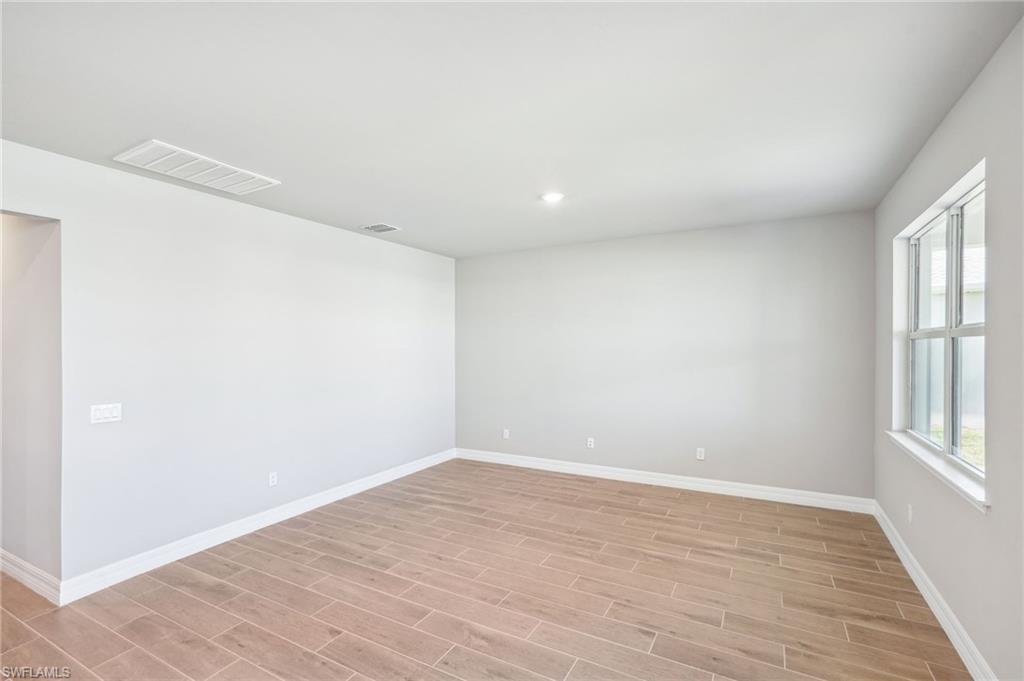 CRESCENT LAKES - Residential