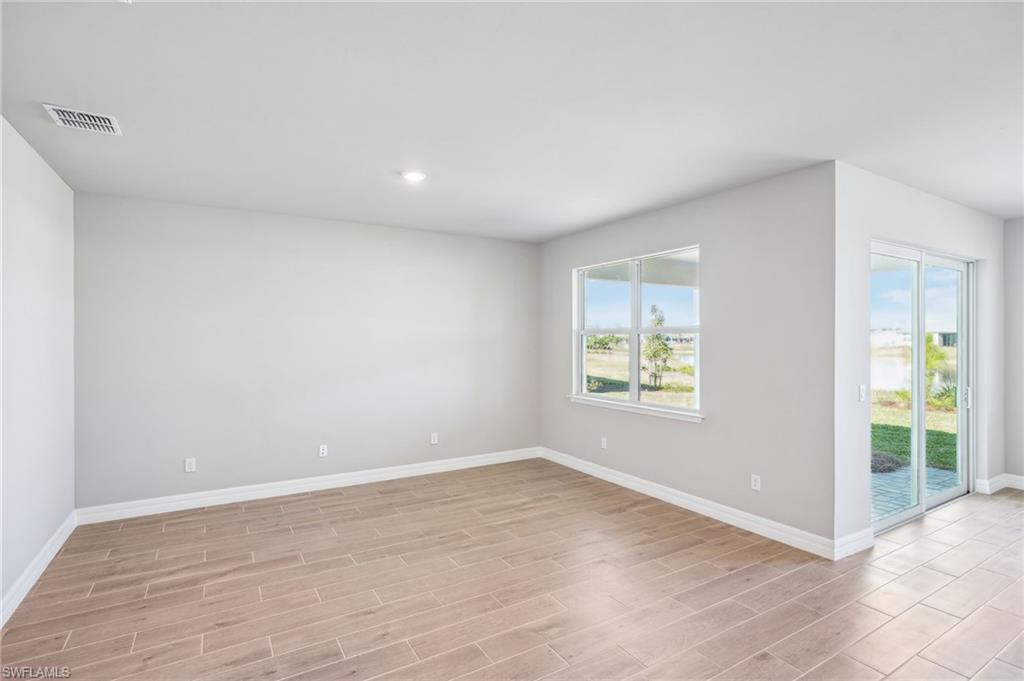 CRESCENT LAKES - Residential