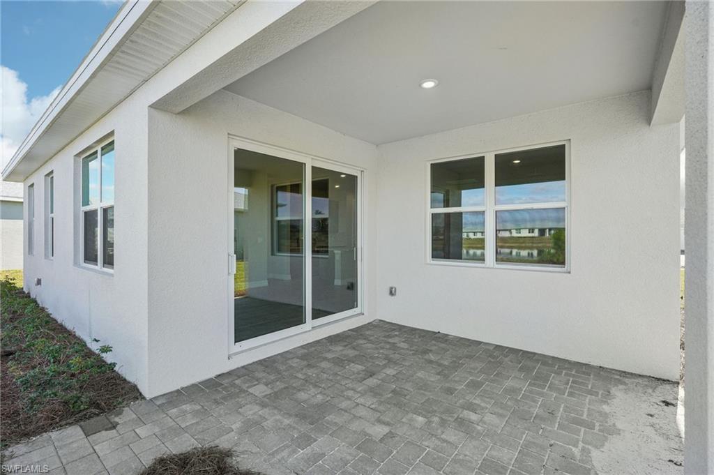 CRESCENT LAKES - Residential