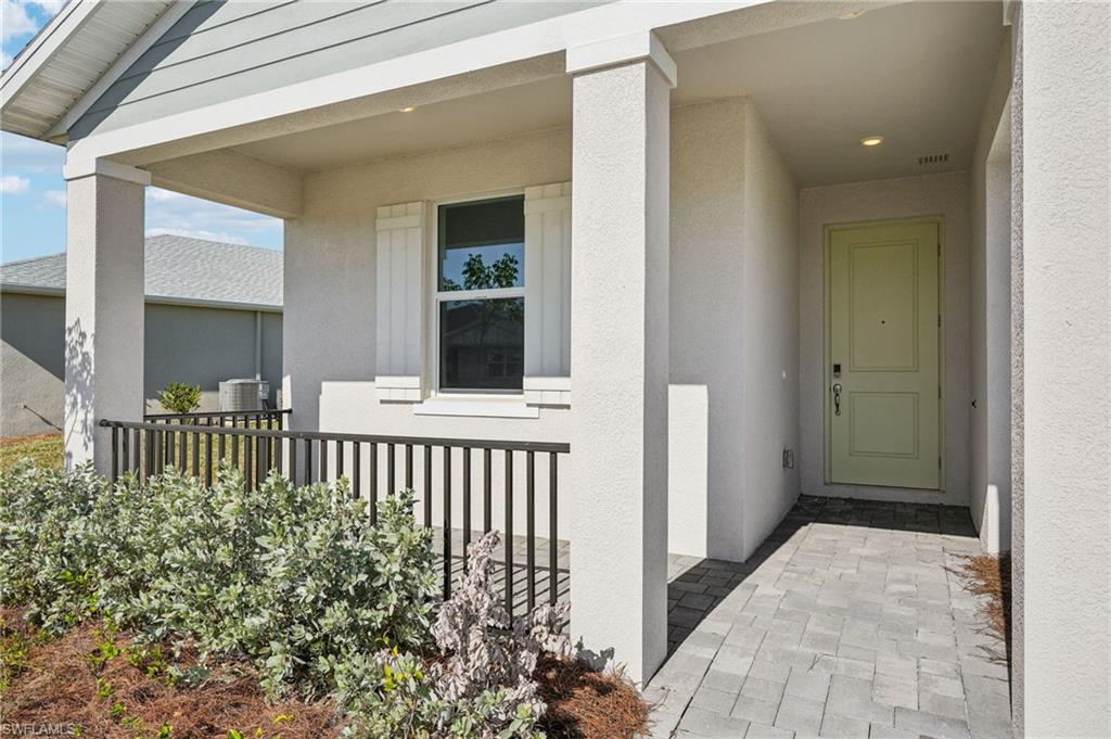 CRESCENT LAKES - Residential