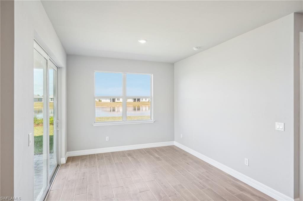 CRESCENT LAKES - Residential