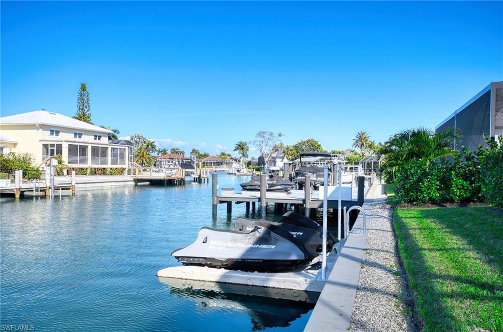 MARCO BEACH - Residential