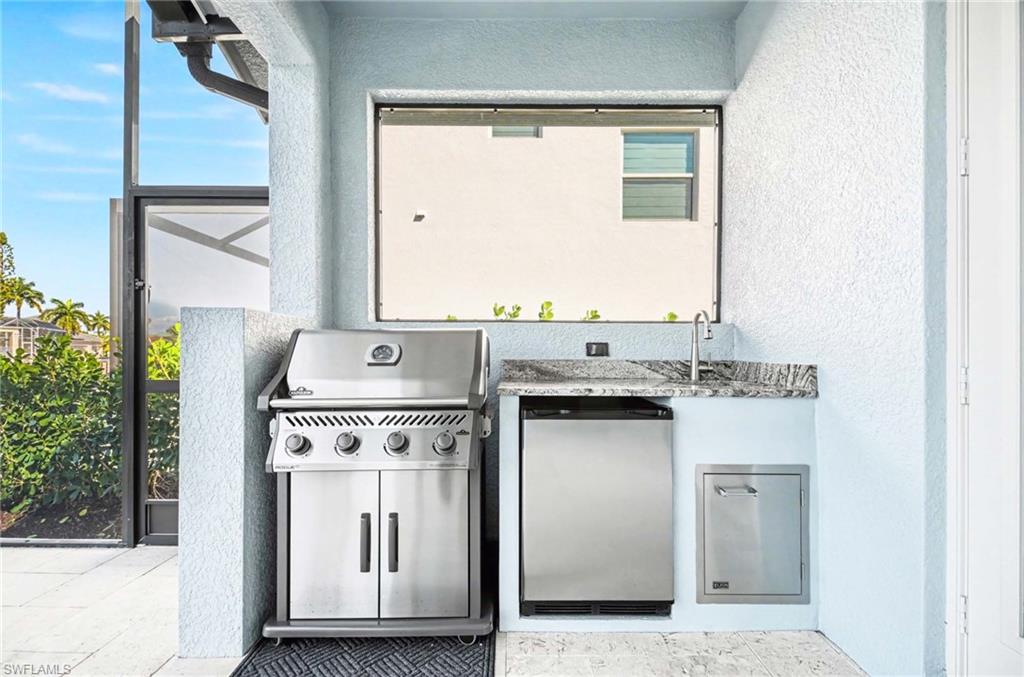 MARCO BEACH - Residential