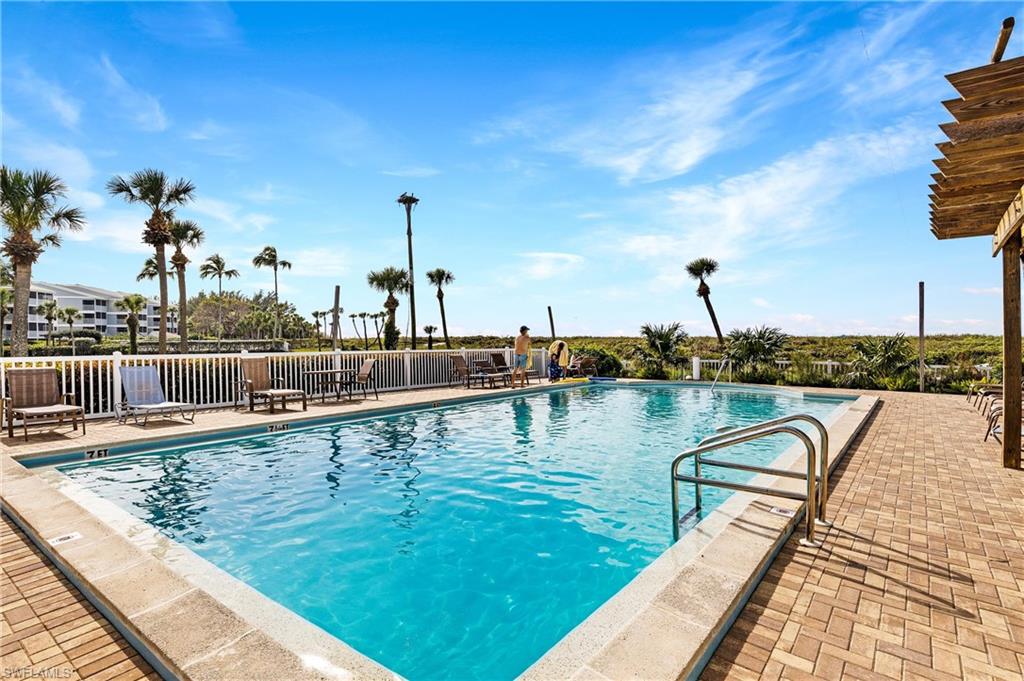 BEACH VILLAS CONDO - Residential