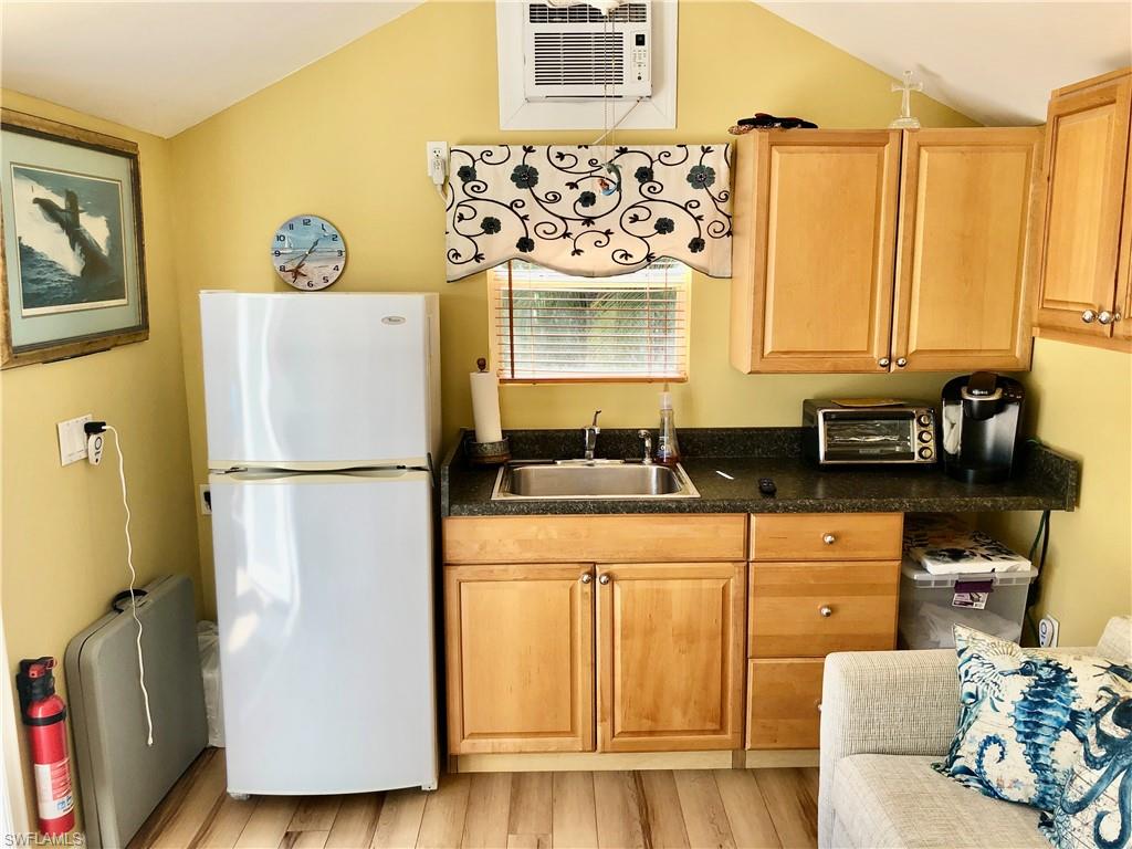 RIVERBEND MOTORCOACH RESORT - Land