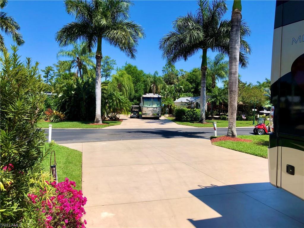 RIVERBEND MOTORCOACH RESORT - Land