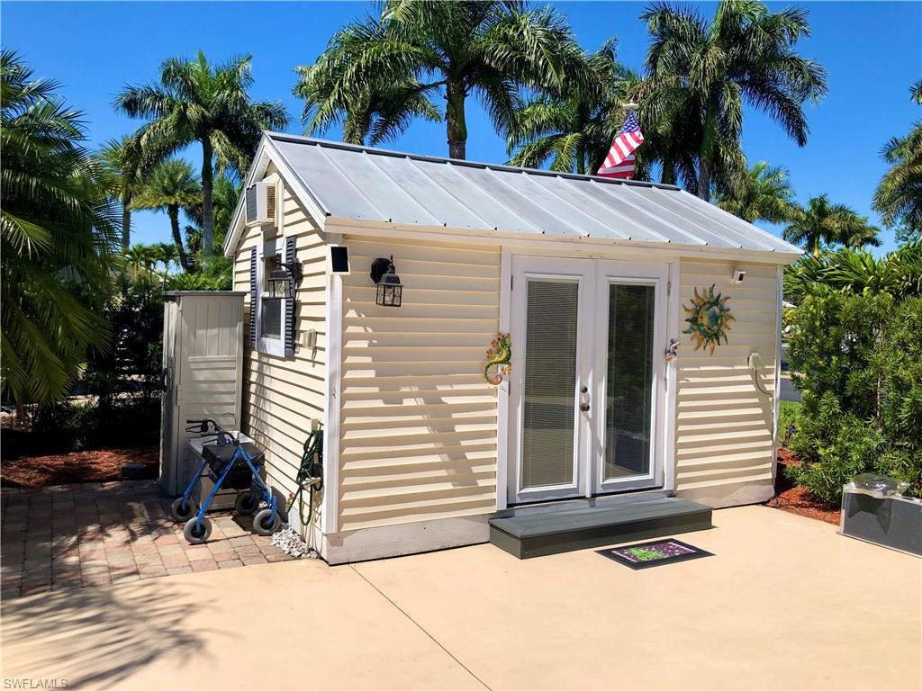 RIVERBEND MOTORCOACH RESORT - Land