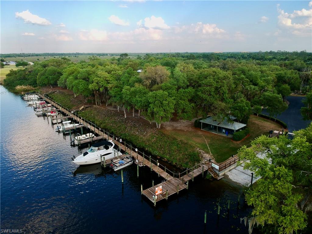 RIVERBEND MOTORCOACH RESORT - Land