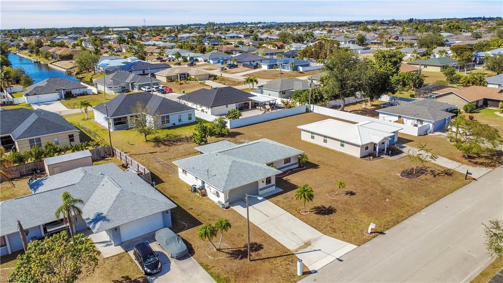 CAPE CORAL - Residential
