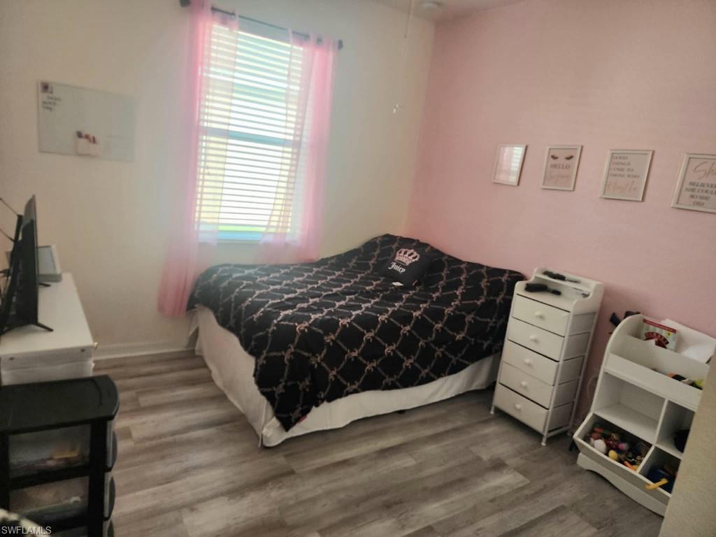 HAMPTON LAKES - Residential