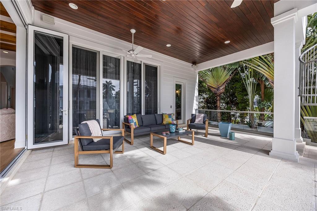 AQUALANE SHORES - Residential