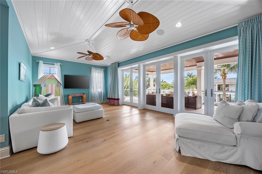 AQUALANE SHORES - Residential