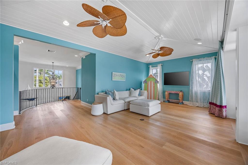 AQUALANE SHORES - Residential