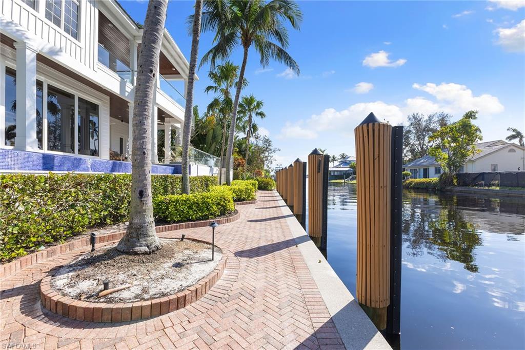 AQUALANE SHORES - Residential