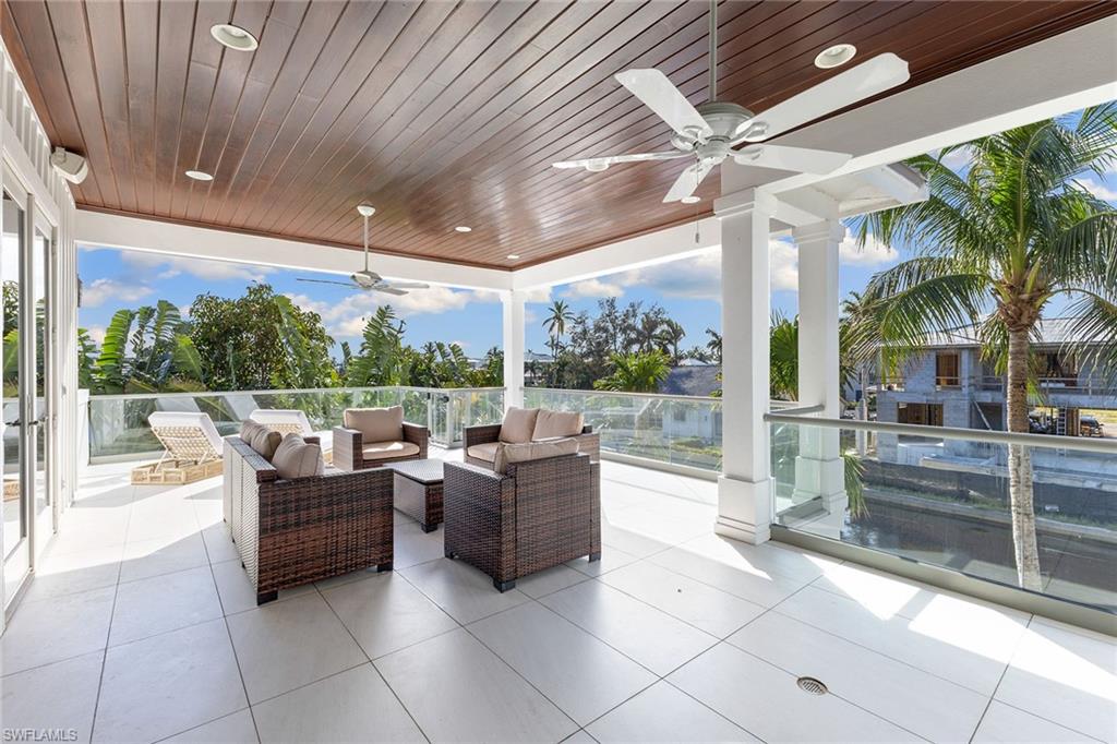 AQUALANE SHORES - Residential