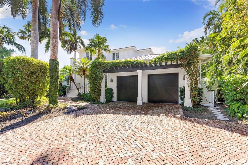 AQUALANE SHORES - Residential