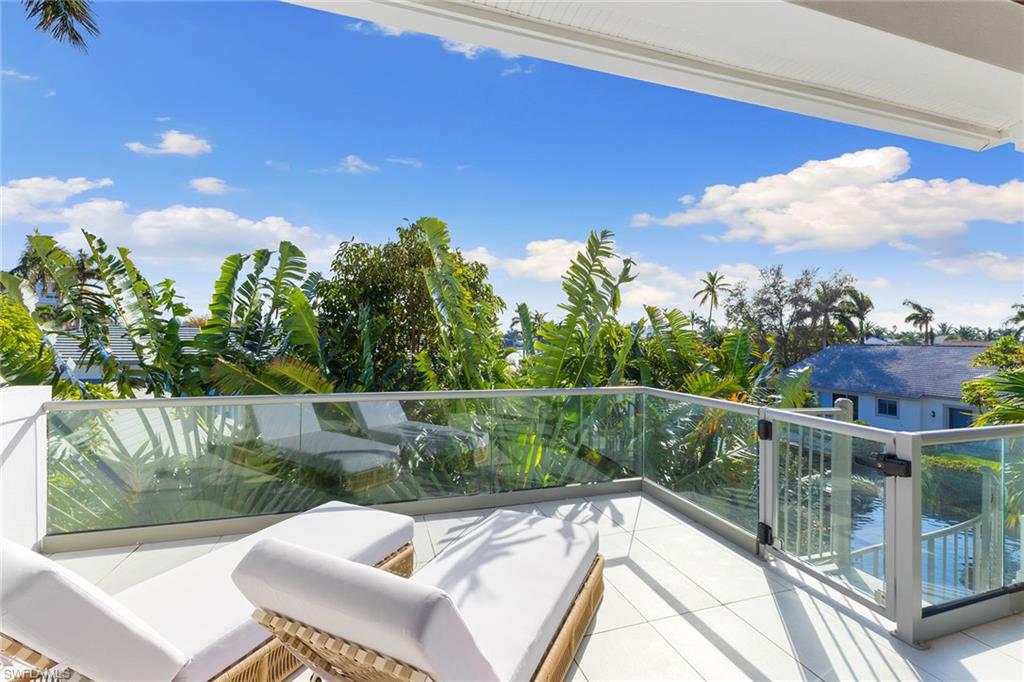 AQUALANE SHORES - Residential