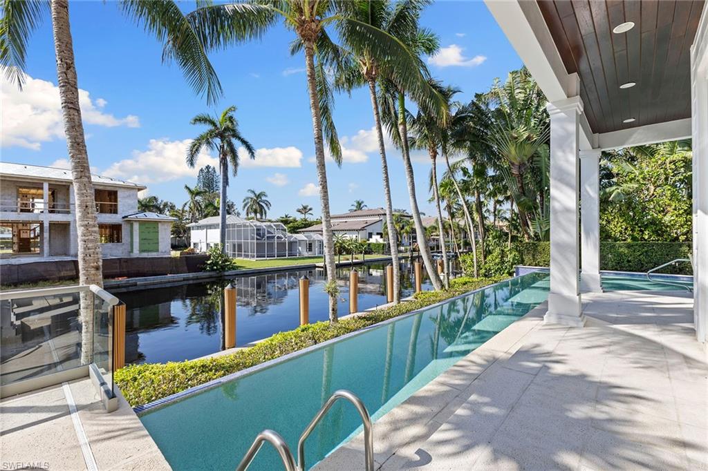 AQUALANE SHORES - Residential