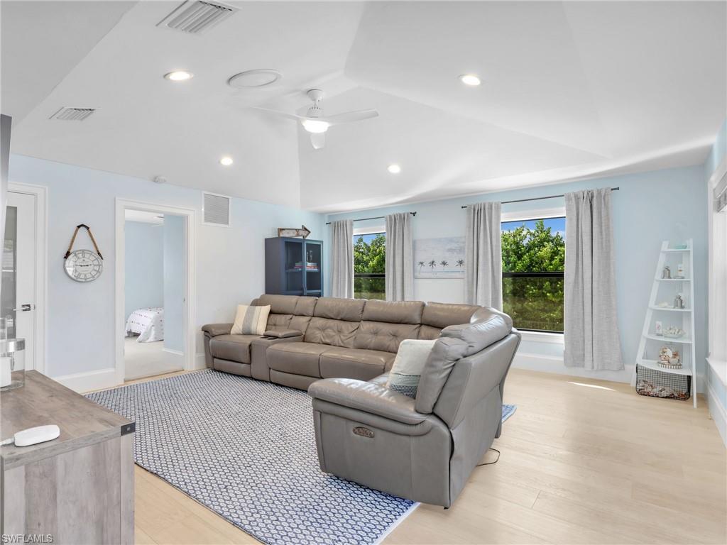 MARCO BEACH - Residential