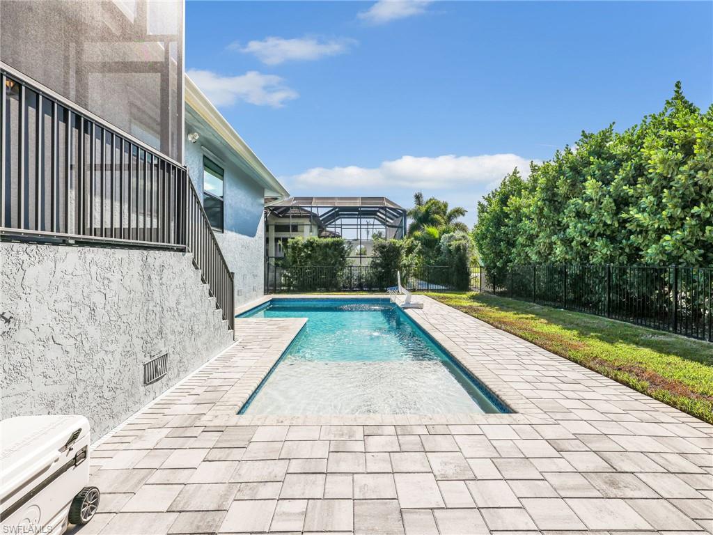 MARCO BEACH - Residential