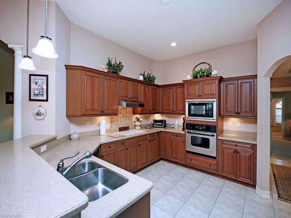 SANIBEL BAYOUS - Residential