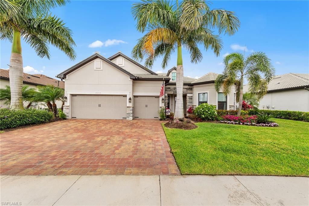 Photo of 9573 Everglades DR, NAPLES, FL 34120 (MLS # 226014767)