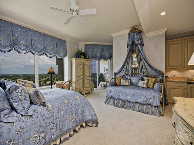 SEASONS AT NAPLES CAY - Residential